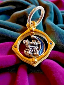 charm Pandora mickey minnie sur croissant de lune poinçon PANDORA - Imagen 1 de 3
