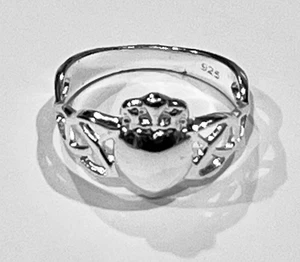 Irischer Claddagh Herz Liebe Ring Sterlingsilber - Größe 5 - Bild 1 von 4