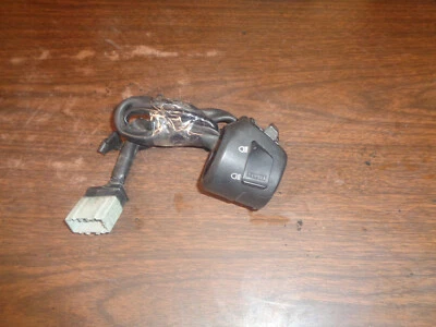 2004 honda cbr1000rr переключатель левой ручки - Изображение 1 из 4