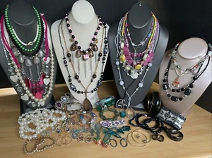 ENORME Lote De 55 Piezas Joyería De Colección Para Mujer Bonita Variedad Mixta LBS910 - Imagen 1 de 12