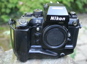Nikon F4 Gehäuse / Body F-4 analoge SLR - Bild 1 von 12