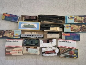 HO rail cars lot 8 misc. mixed lot “rolling stock” boxcars reefers hoppers - Picture 1 of 6