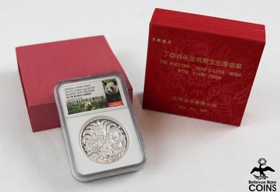 2017 中国 ROOSTER 带宝银 62 克 PANDA 奖章 NGC PF70 Ultra 浮雕 — 第 1/4 张图片