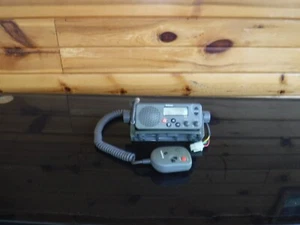 RAYTHEON RAY 45 VHF MORSKIE RADIO-ODBIORCZE - Zdjęcie 1 z 3