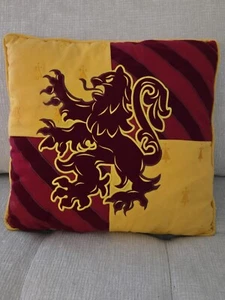 UNIVERSAL STUDIES A THE GREAT HOUSE GRYFFINDORDE HARRY POTTER Kissen 15"x15" - Bild 1 von 5