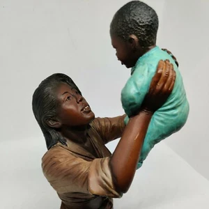 Dave Grossman Creations 1998 Embrace Serie Afroamerikanische Mutter mit Baby Büste - Bild 1 von 12