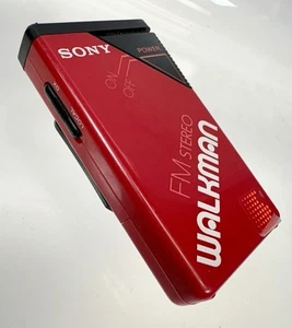 Vintage Sony Walkman Radio FM Stereo SRF-20W rot schwarz Gürtelclip - Bild 1 von 12