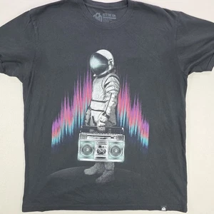 Camicia Into The Am Adulto XL Nera Grafica Astronauta Spaziale Boombox Musica Trippy - Foto 1 di 9