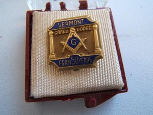 VINTAGE 10KT. VERMONT MASONIC GRAND LODGE F&AM 50 YEAR PIN 2.3grams - Picture 1 of 9