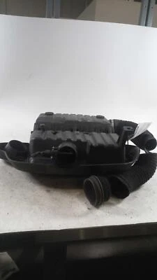 Conjunto de filtro de aire usado se adapta a: Chevrolet Hhr 2011 2,2 grado A Foto 1 de 4
