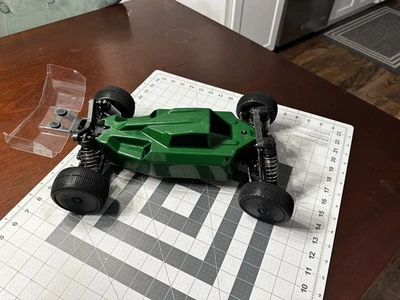 Радиоуправляемый электрический полноприводный автомобиль багги Tekno Eb10.2 1:10 - Изображение 1 из 4