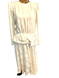 Vintage ARGENTI elfenbeinfarbenes Kleid 100 % Poly Langarm Rundhals Schleife Knöpfe Größe 10 - Bild 1 von 10