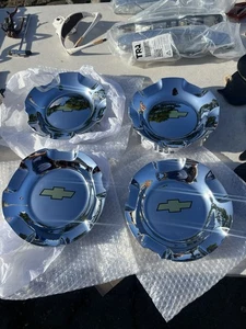 Set Of 4 NOS Chevrolet Avalanche, Silverado, Suburban, Tahoe Center Caps XFL-014 - Picture 1 of 4