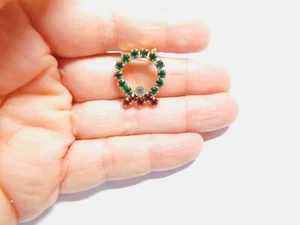 Small Clear Red Green Rhinestone Christmas Wreath Brooch Vintage - Picture 1 of 4
