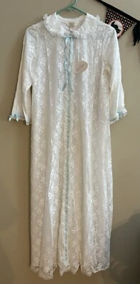 Bata larga peignoir vintage Miss Elaine nueva con etiquetas blanca encaje azul cinta pequeña nupcial Foto 1 de 4