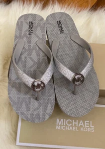 NWT Kids Michael Kors Flip Flop Sandals US 4 - Picture 1 of 6