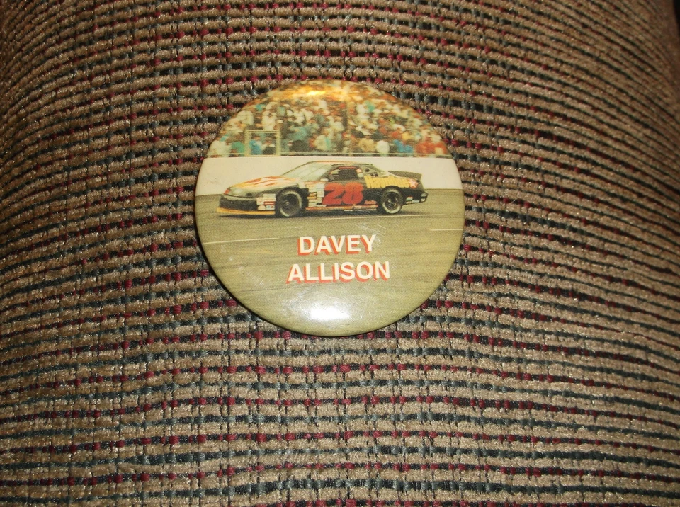 PIN REDONDO DAVEY ALLISON #28 NASCAR TEXACO HAVOLINE FORD 3 PULGADAS Foto 1 de 1