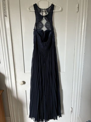 IMPRESIONANTE Vestido Bariano Australia Azul Marino Encaje Plisado Boda/Noche Talla EE. UU. 8 Foto 1 de 3