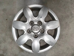 08/2006 to 05/2011 Hyundai HD Elantra - 15 inch Hub cap 52960-2H000 - Picture 1 of 6
