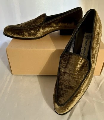 Andre Assous Green Iridescent Velvet Taurus Taupe Loafers Sz 8.5 - Image 1 of 4