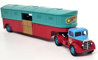 Corgi 1/50 Bedford O Articulated Horse Box Chipperfields Circus Model Truck  - Image 1 of 4