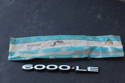 庞蒂亚克原始设备制造商 1985 - 1991 Bonneville 6000 LE 铬徽章徽标铭牌 NOS — 第 1/4 张图片