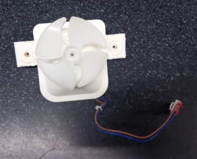 Ventilador de congelador USADO frigorifico Beko CHA 27020X - Imagen 1 de 4