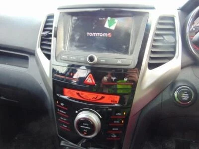 Ssangyong Tivoli 15-23 Heater Control Switch Panel With Heated Seats 391864 - Image 1 of 4