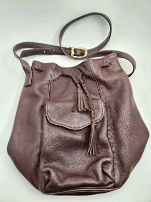 Bolso Cubo Stone Mountain con Cordón Cuero Guijarro Marrón Chocolate Oscuro  Foto 1 de 4