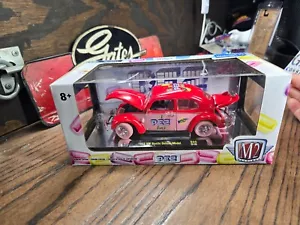 M2 Machines CHASE PEZ 1952 VW Beetle Deluxe Model S33 1:24 Scale Diecast - Picture 1 of 7