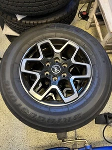 5 Factory Ford Bronco Wheels Bridgestone Tires Outer Banks OEM 95213 M2DZ1007T - Picture 1 of 1