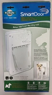 PetSafe 狗猫电子智能门 - 小号 - 白色 — 第 1/4 张图片
