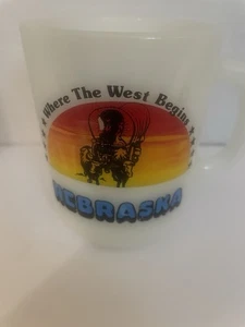 NEBRASKA WEST STARTS ANCHOR HOCKING SOUVENIR KAFFEEBECHER Vintage 70’s Fire King - Bild 1 von 9