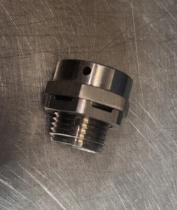 Conduit Eaton Crouse Hinds DPE3029S3 1/2 Inch Stainless Steel Breather Drain Nos - Picture 1 of 3