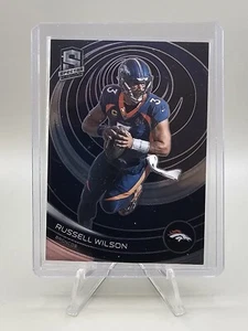 2023 Panini Spectra - #28 Russell Wilson - Foto 1 di 2