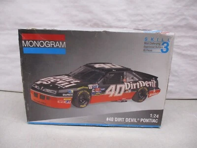 Pontiac Kenny Wallace Dirt Devil con monograma 1/24 A Foto 1 de 4