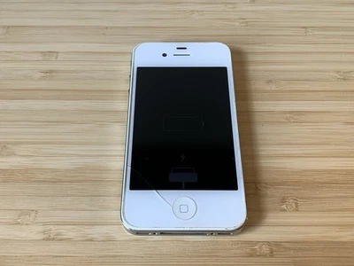 iPhone 4 - 8GB - READ - Image 1 of 4