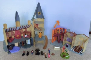 The Wizarding World of Harry Potter Magical Minis Hogwarts Castle + Diagon Alley - Picture 1 of 24