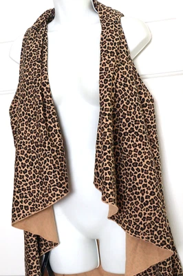 CHARLES RIVER APPAREL Women's Savoy Vest Leopard Print NWT OSFA Wear Long/Short — 第 1/4 张图片