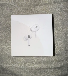 Apple AirPods Pro 2nd Generation with MagSafe Wireless Charging Case - Photo 1 sur 7