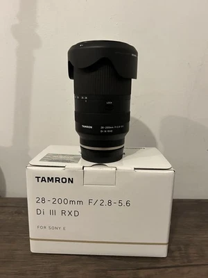 Lente Tamron 28-200 mm f/2,8-5,6 Di III RXD para montaje Sony E Foto 1 de 4