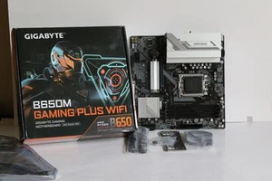 GIGABYTE B650M GAMING PLUS WIFI AMD AM5 DDR5 M-ATX Mainboard - Bild 1 von 3