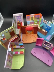 The Simpsons, vtg 2001 box, stage/dollhouse, Lot 1/15, Springfield Village. Set7 - Picture 1 of 23