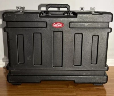 SKB STAGE FIVE PRO PEDAL BOARD PREAMP 115/230V 1A 50WAmp - SKB PS-55 - Image 1 of 4