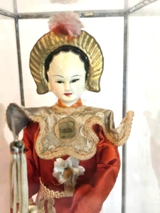 Antike chinesische Opernpuppe Porzellankopf Hände bestickt Seide Kleidung Speer - Bild 1 von 19