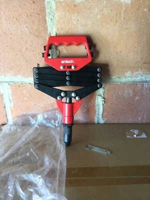 Amtech Lazy Tong Hand Riveter B3500 Includes 5 Dies & Die Spanner - Image 1 of 3