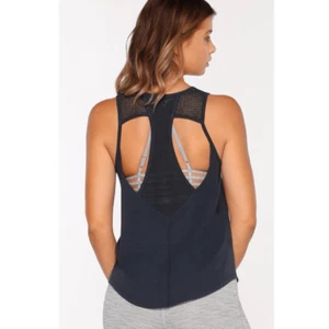 Lorna Jane Cylo Active Tank Top in Midnight Indigo’ Navy Blue Size Medium - Picture 1 of 7