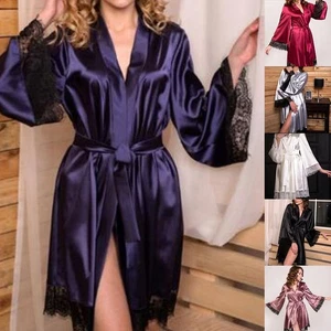 Elegante camisón de manga larga para dama en lujosa tela sedosa y ribete de encaje - Imagen 1 de 16