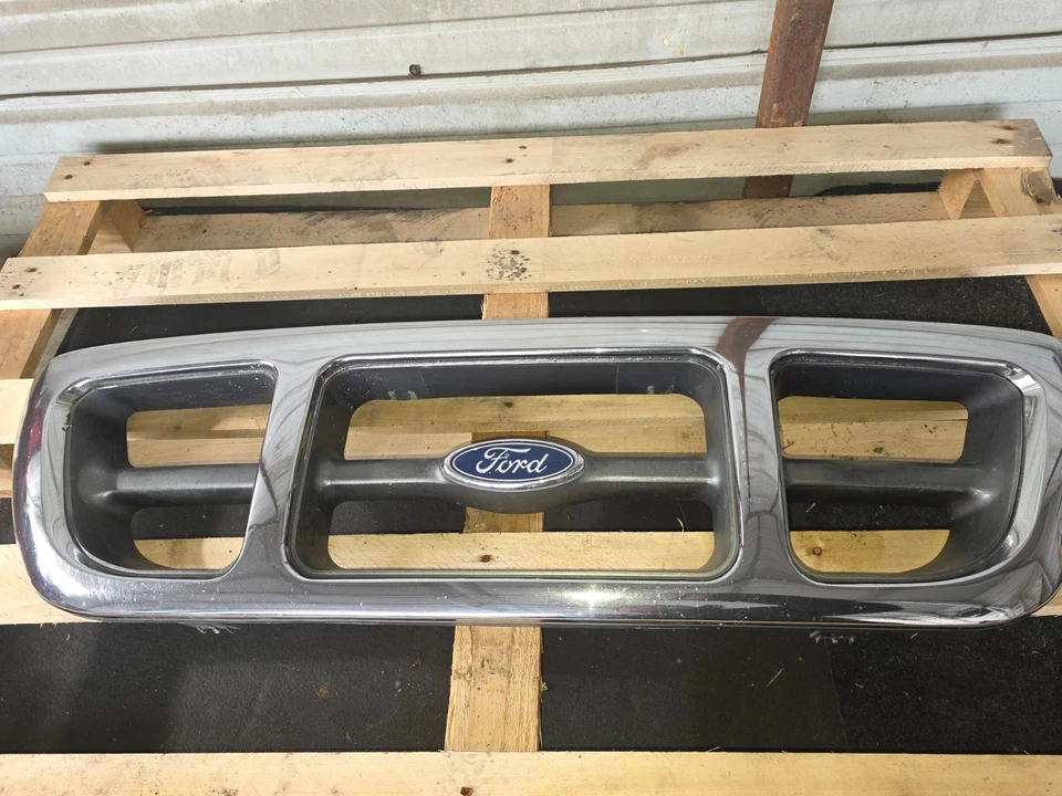 1998 1999 2000 Ford Ranger Grille Assembly Tested Oem - Image 1 of 4