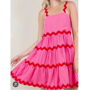 Mini Vestido Sunday Up en Niveles Sin Mangas Rosa y Rojo Rick Rack Vestido para el Sol - Imagen 1 de 6